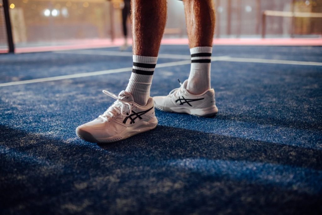 Sepatu Padel vs Sepatu Tenis vs Sepatu Badminton: Mana yang Cocok Buat Kamu?