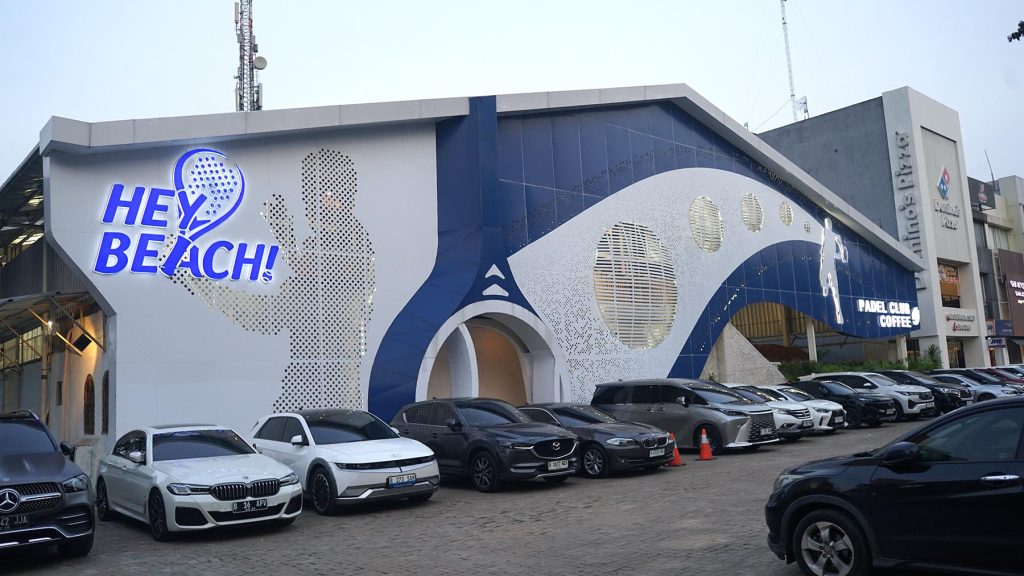 Hey Beach Padel Club & Coffee: Main Padel Serasa Lagi Holiday di Bali!
