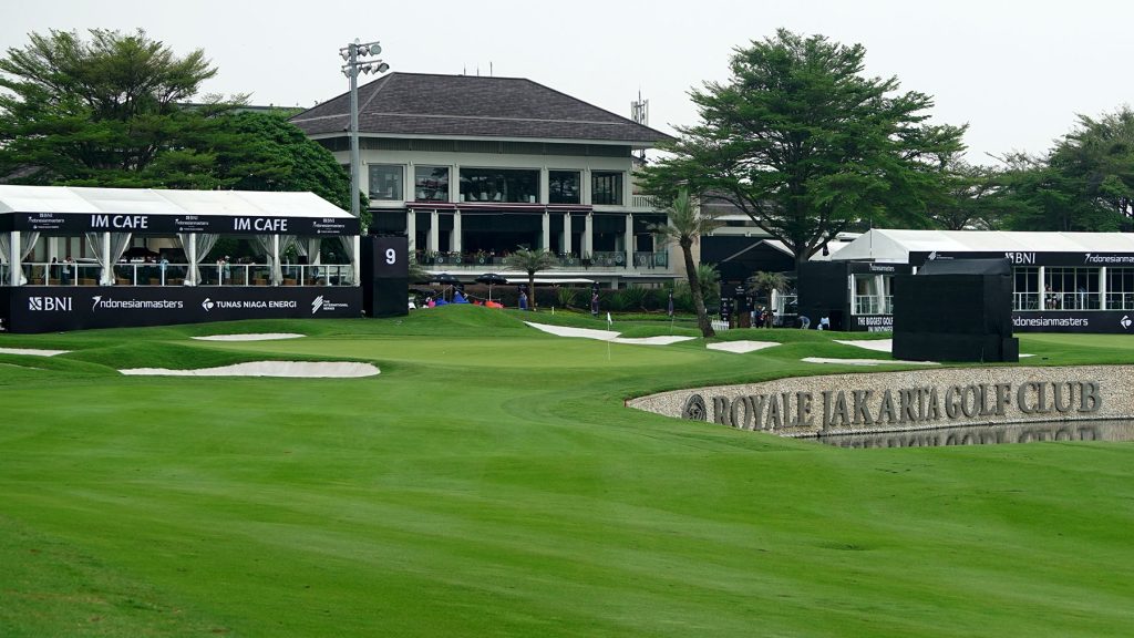 Royale Jakarta Golf Club Nih Bos, Sengol donk!!